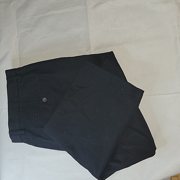 Amazon Essentials Men's Black Dress Pants - Picture 2 of 4